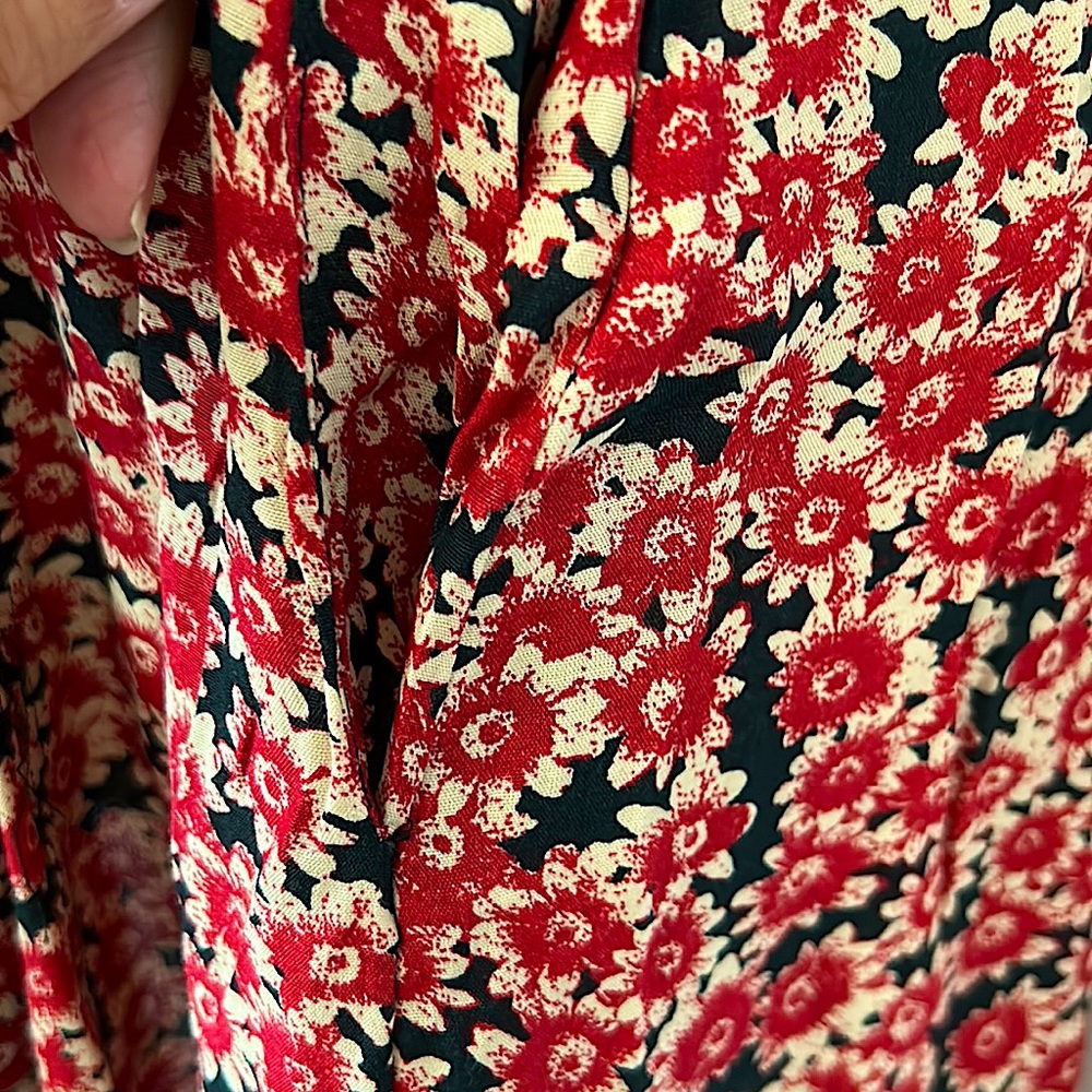 Free People NWT Super Cute Boho Red/Black Floral Dress ** Size S** 🌸🌸 - Picture 5 of 7
